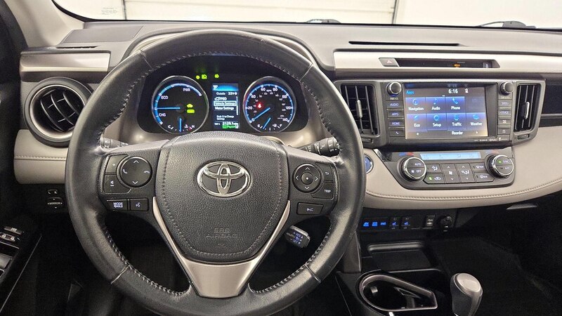 2016 Toyota RAV4 Limited 10