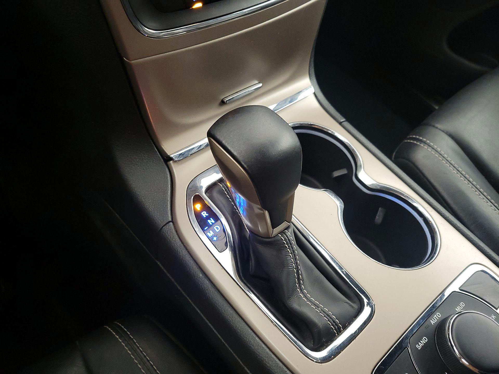 Thumbnail: 2017 Jeep Grand Cherokee - 15
