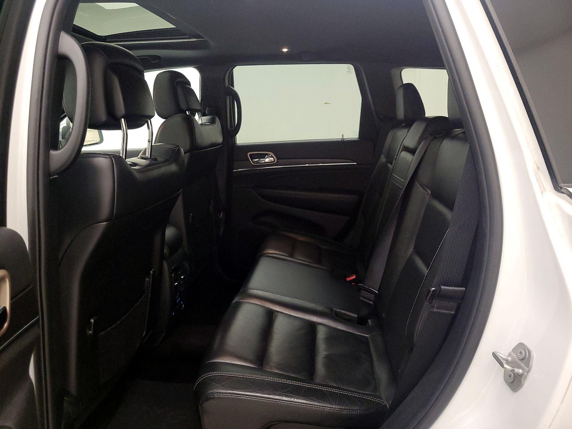 Thumbnail: 2017 Jeep Grand Cherokee - 18