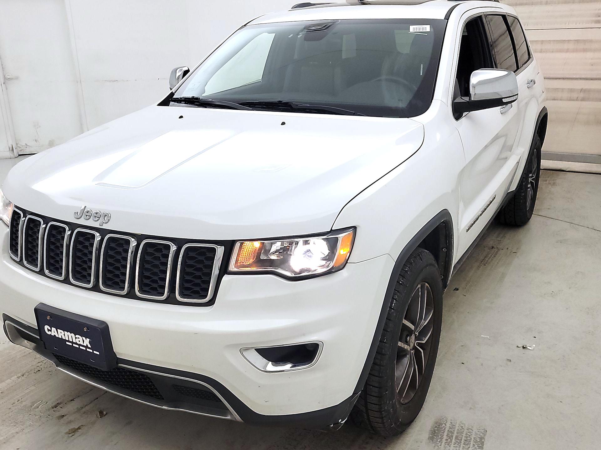 Thumbnail: 2017 Jeep Grand Cherokee - 3