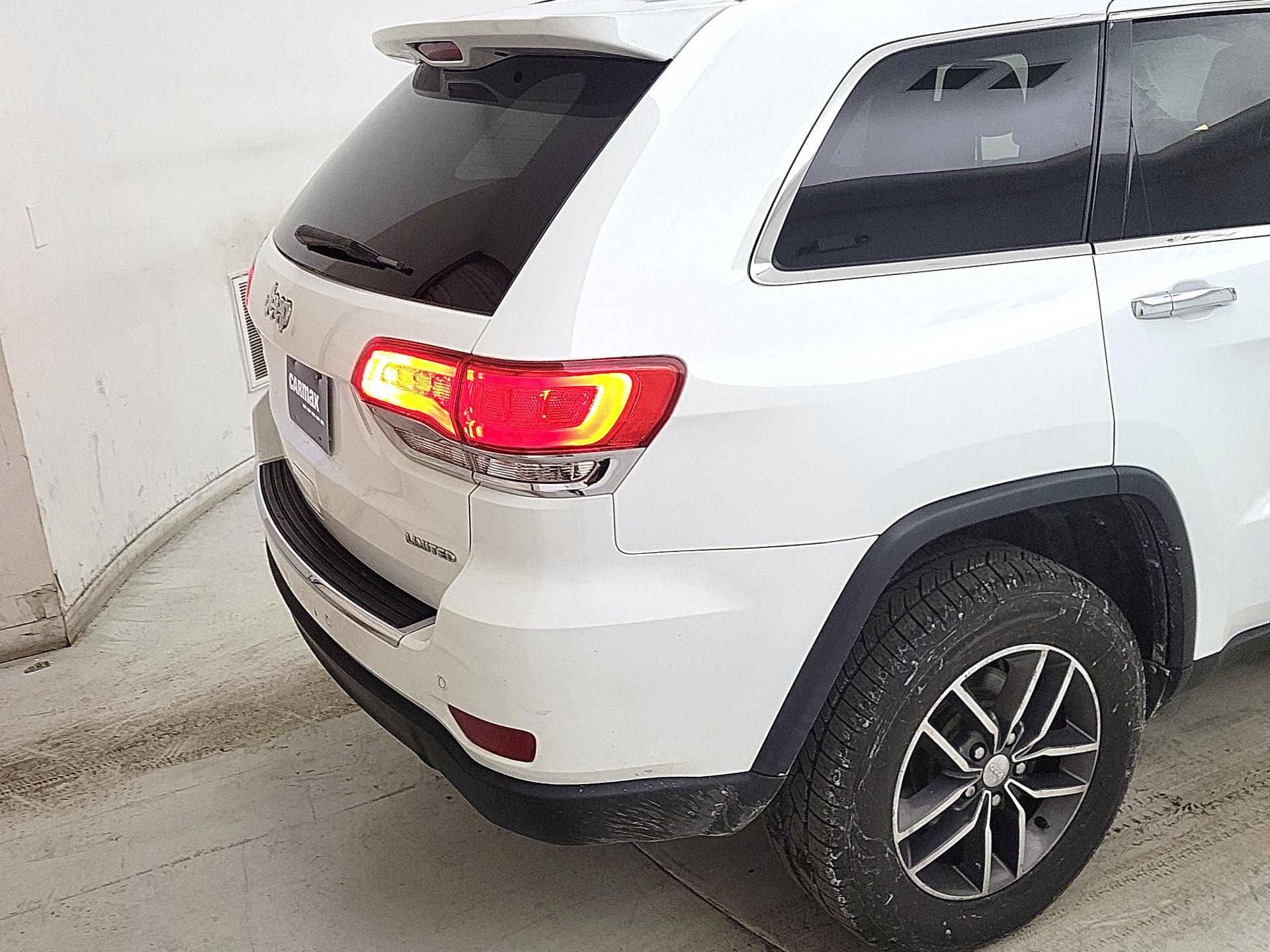 Thumbnail: 2017 Jeep Grand Cherokee - 5