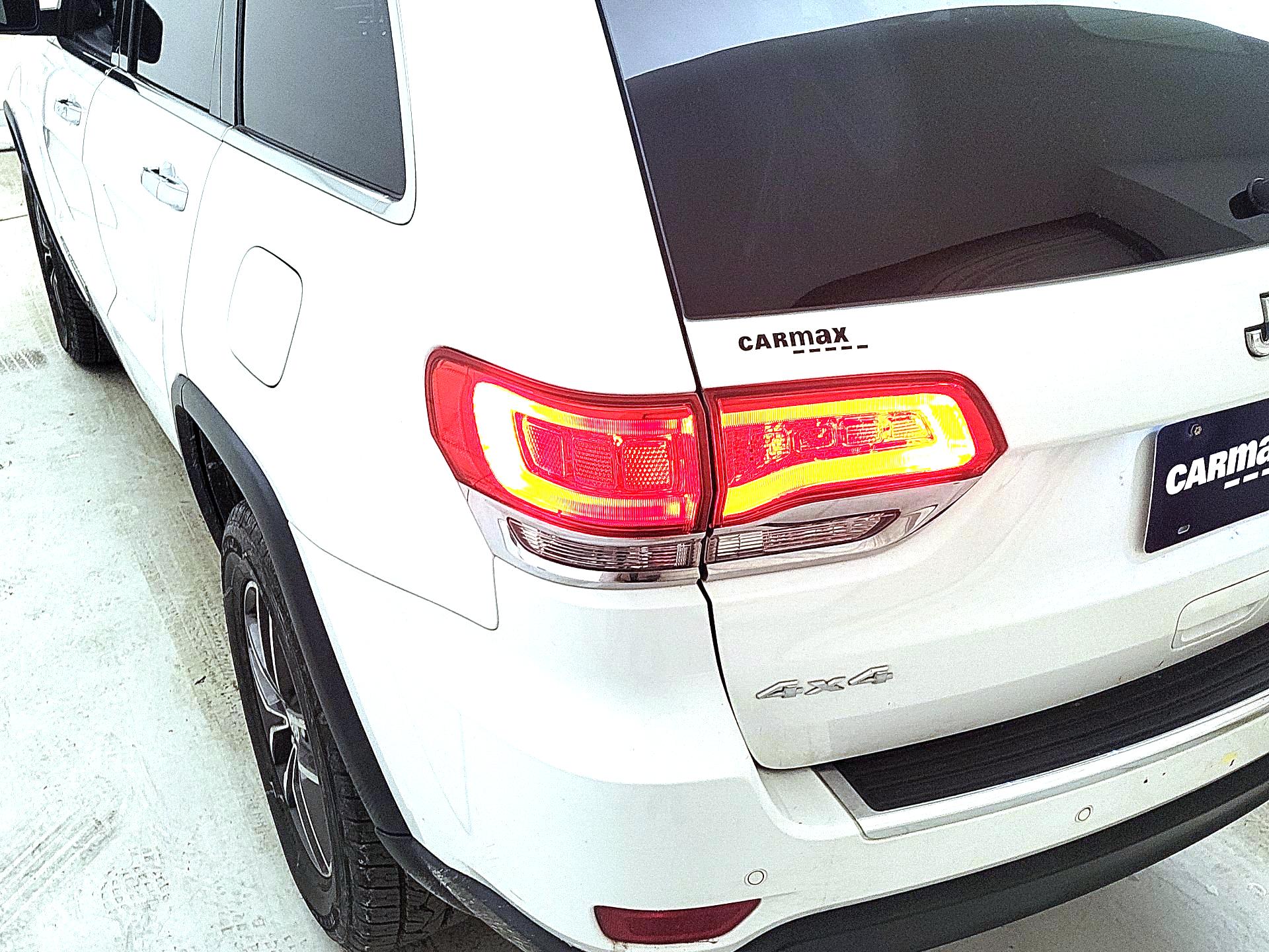 Thumbnail: 2017 Jeep Grand Cherokee - 7