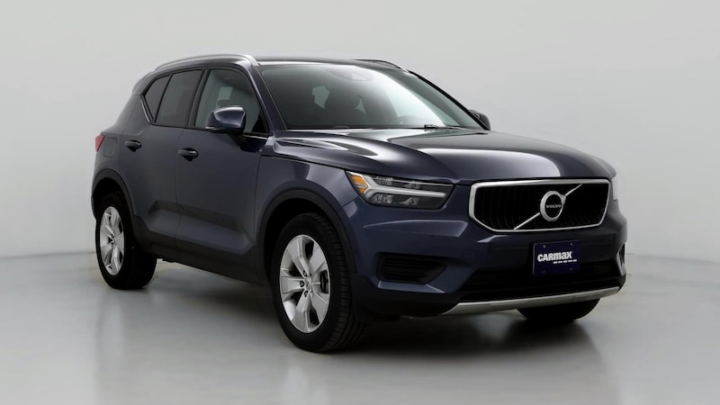 2022 Volvo XC40 T4 Momentum Hero Image