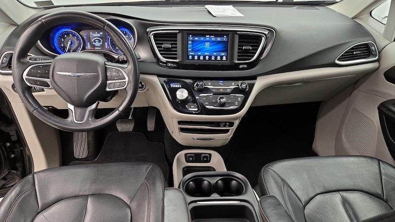 2020 Chrysler Pacifica Touring L 9