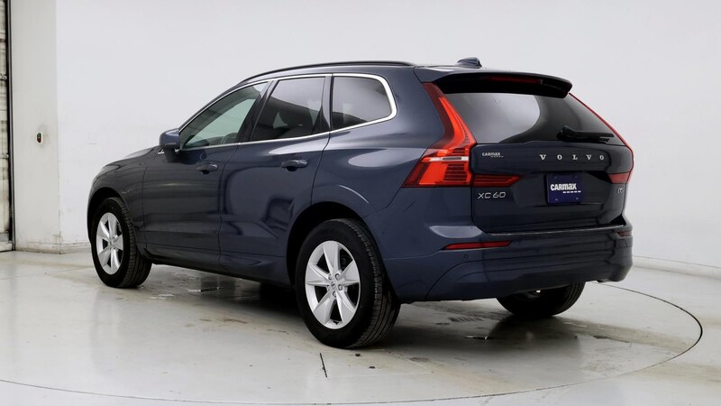 2022 Volvo XC60 B5 Momentum 2