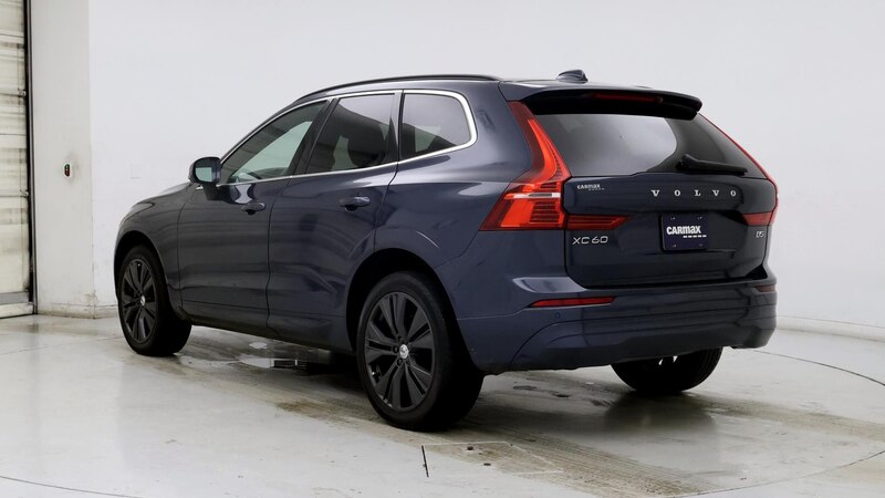 2022 Volvo XC60 B5 Momentum 2