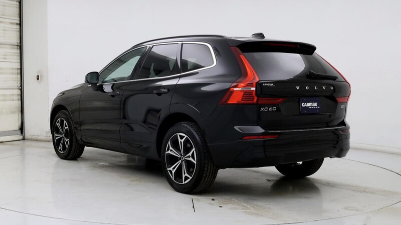 2022 Volvo XC60 B5 Momentum 2