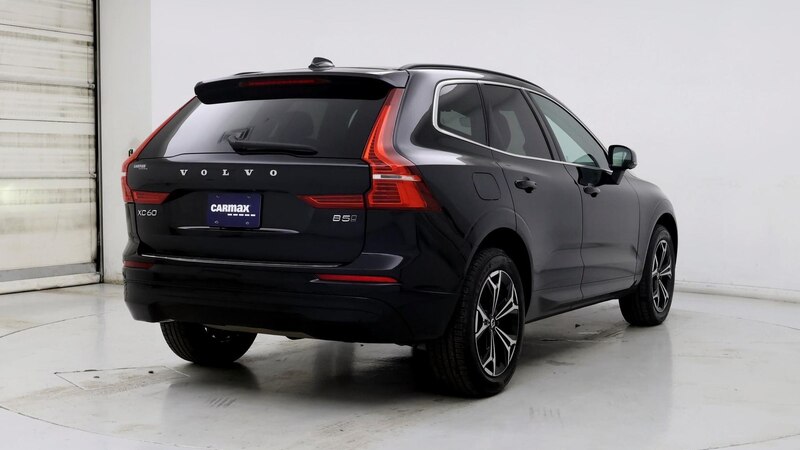 2022 Volvo XC60 B5 Momentum 8