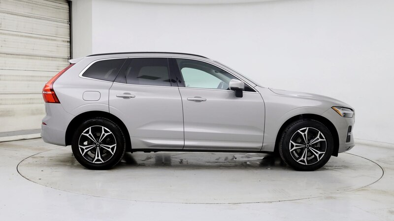 2022 Volvo XC60 B5 Momentum 7