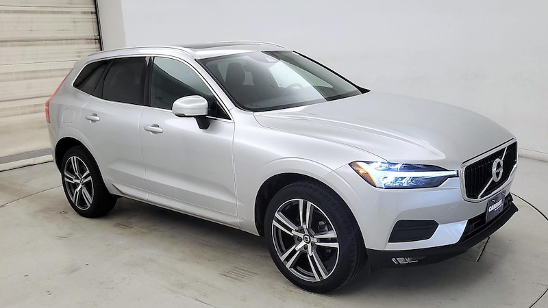 2021 Volvo XC60 T5 Momentum Hero Image