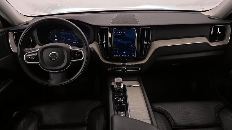 2022 Volvo XC60 B5 Inscription 9