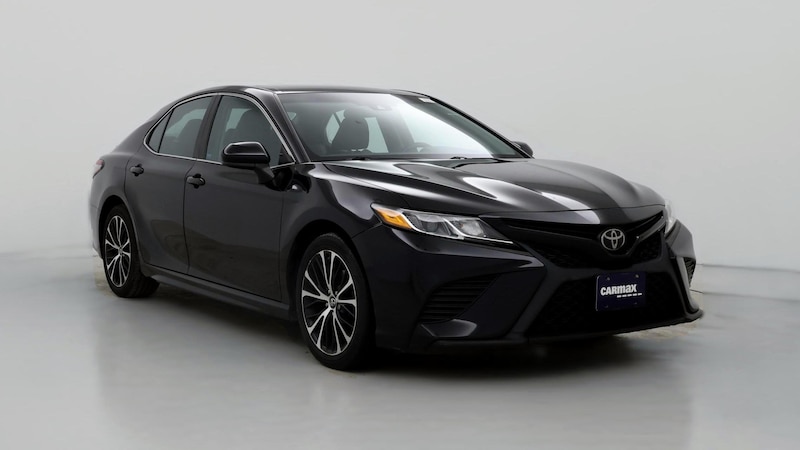 2018 Toyota Camry SE Hero Image