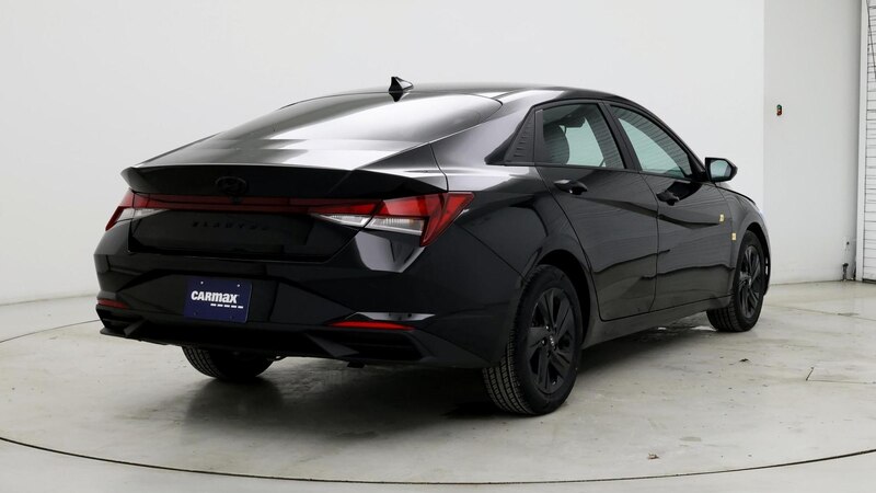 2022 Hyundai Elantra SEL 8