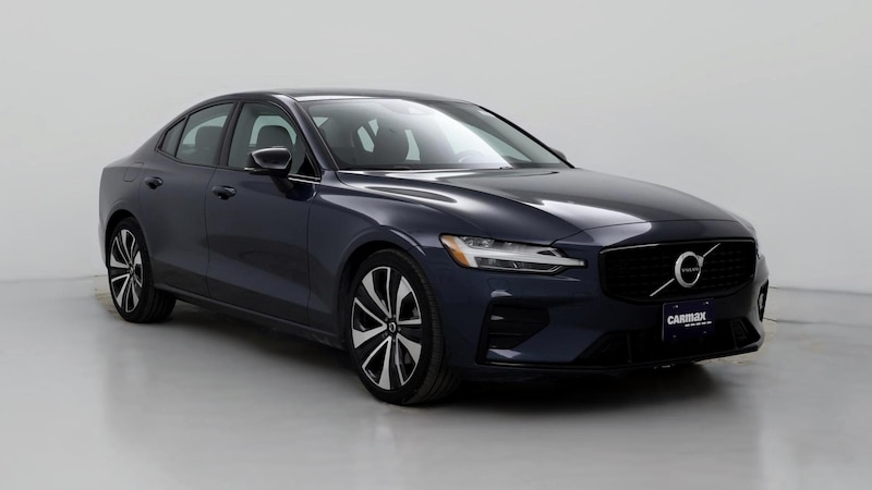 2022 Volvo S60 B5 Momentum Hero Image