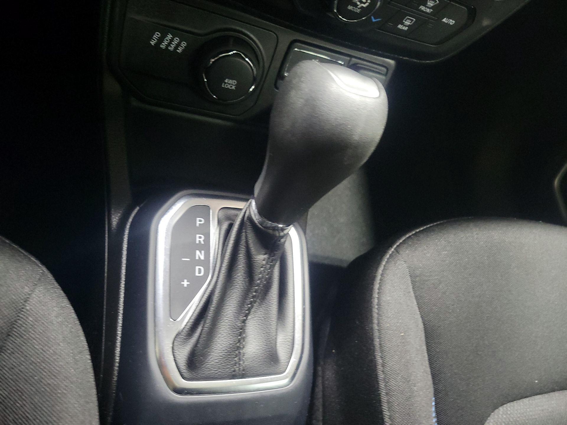 Thumbnail: 2021 Jeep Renegade - 17