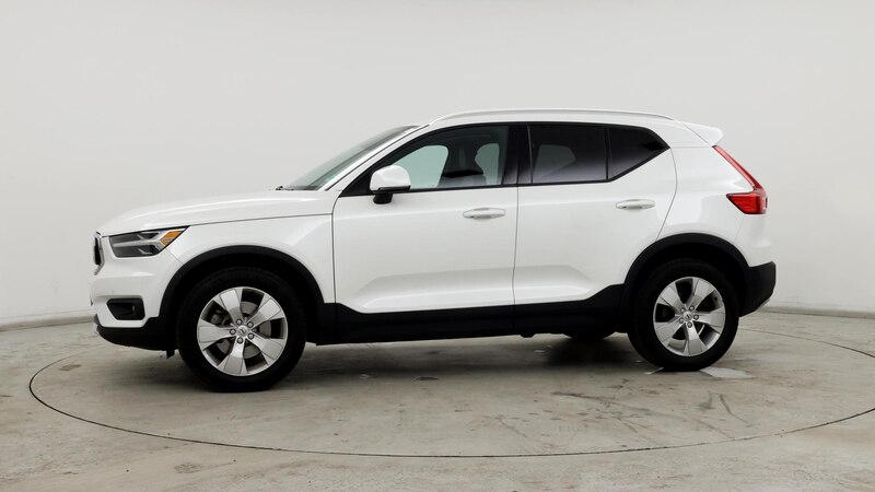 2022 Volvo XC40 T4 Momentum 3