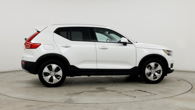 2022 Volvo XC40 T4 Momentum 7