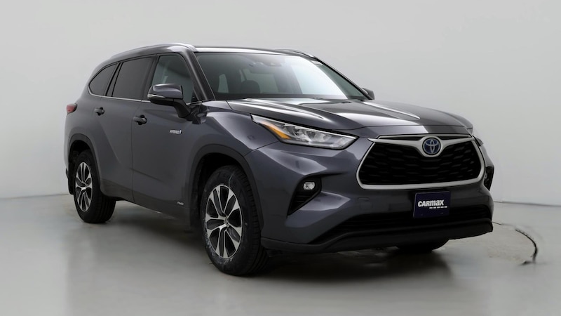 2020 Toyota Highlander XLE Hero Image