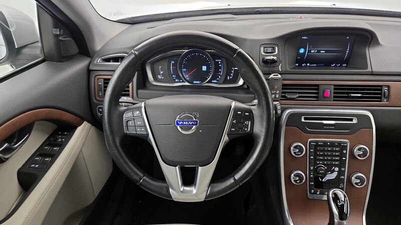 2016 Volvo XC70 T5 10