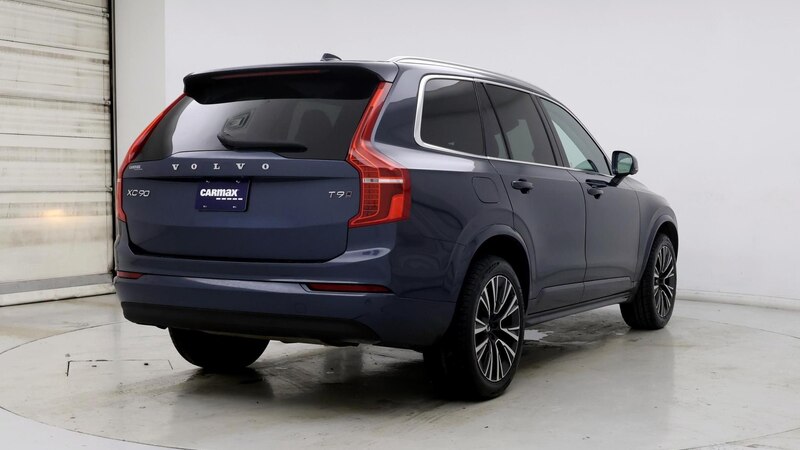 2022 Volvo XC90 T6 Momentum 8