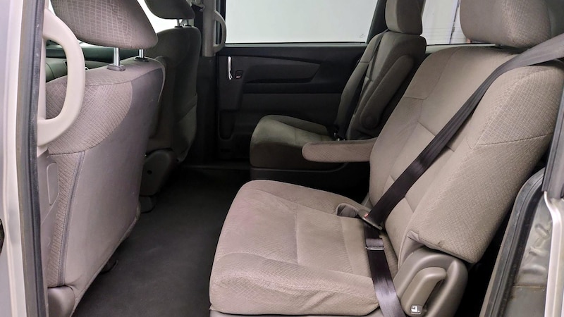 2015 Honda Odyssey LX 19