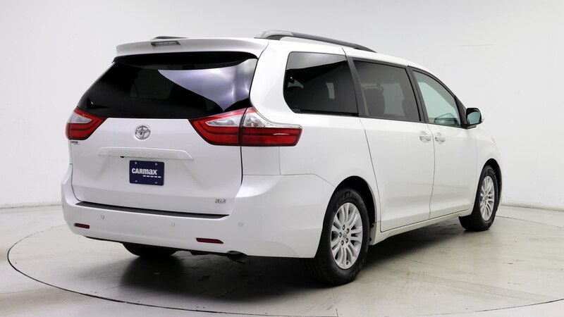 2015 Toyota Sienna XLE Premium 8