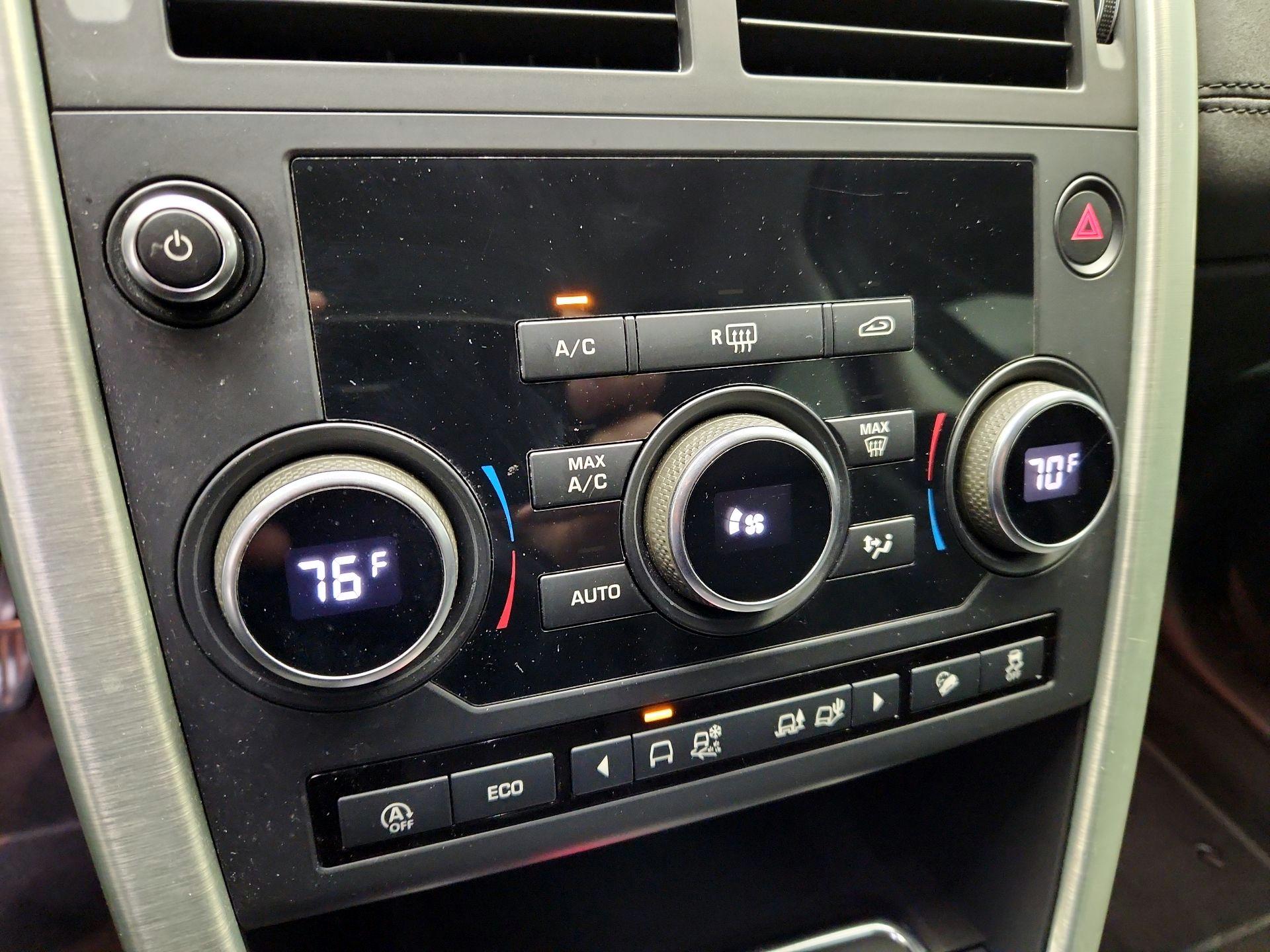 Thumbnail: 2019 Land Rover Discovery Sport - 16