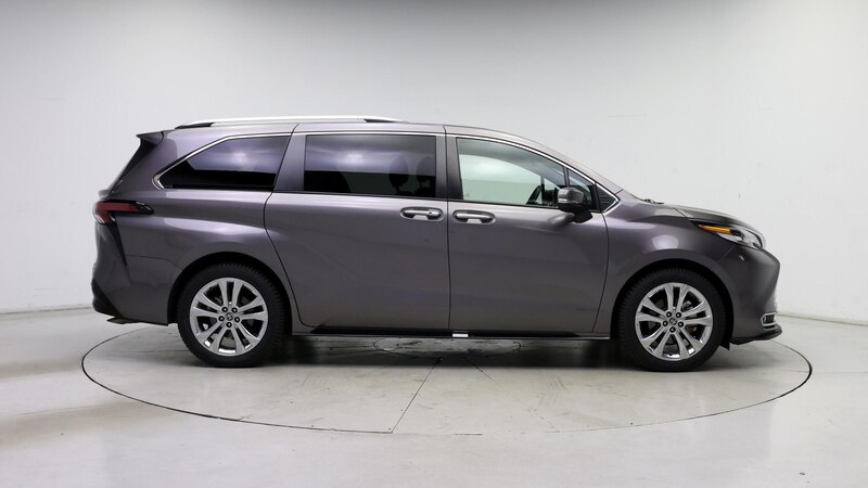 2022 Toyota Sienna Platinum 7