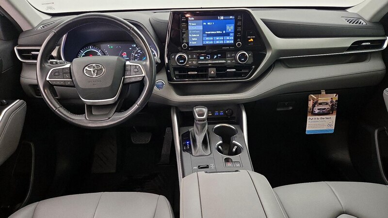 2022 Toyota Highlander XLE 9