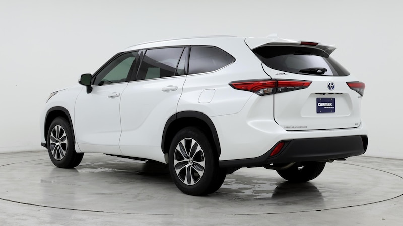 2022 Toyota Highlander XLE 2