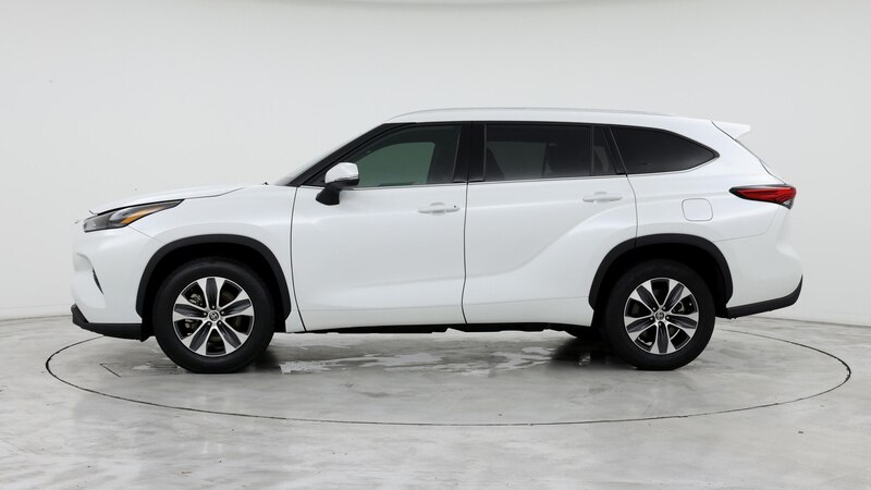 2022 Toyota Highlander XLE 3