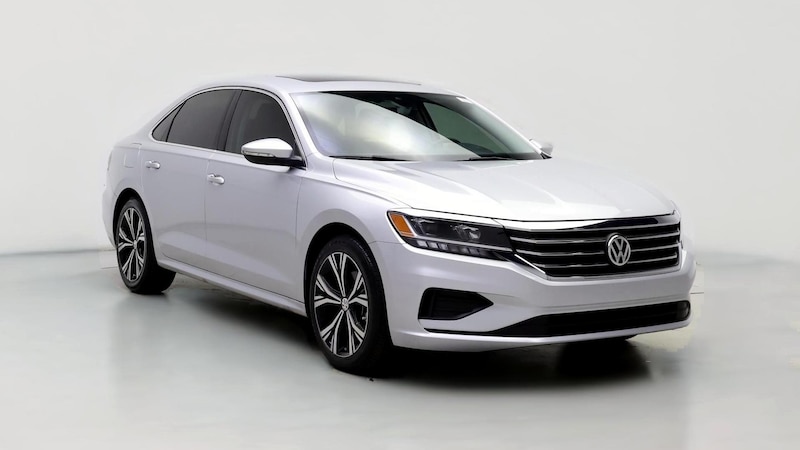 2021 Volkswagen Passat SE Hero Image