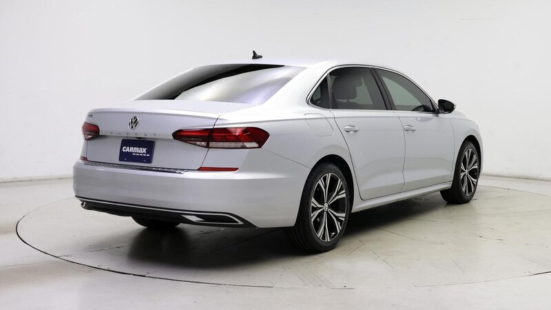 2021 Volkswagen Passat SE 8