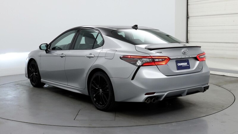 2022 Toyota Camry XLE 2