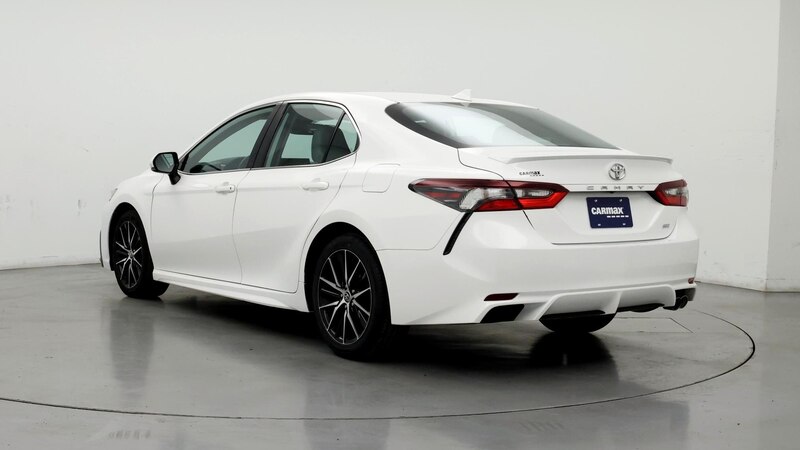 2022 Toyota Camry SE 2