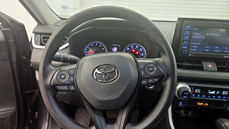 2021 Toyota RAV4 XLE 10