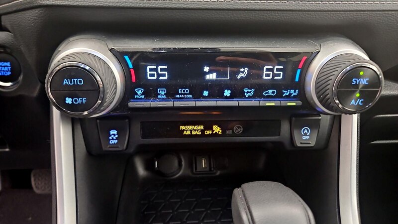 2021 Toyota RAV4 XLE 16