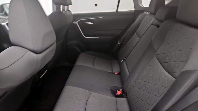 2021 Toyota RAV4 XLE 19