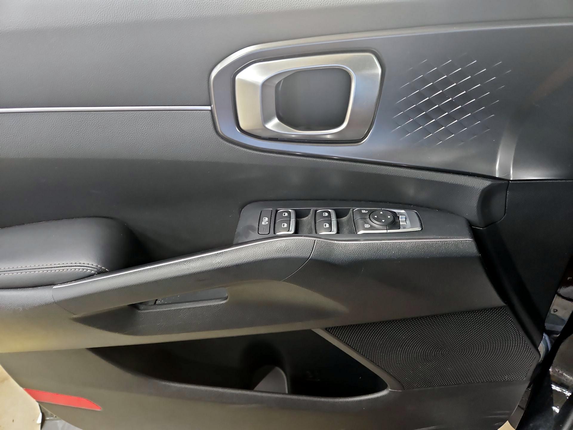 Thumbnail: 2021 Kia Sorento - 12