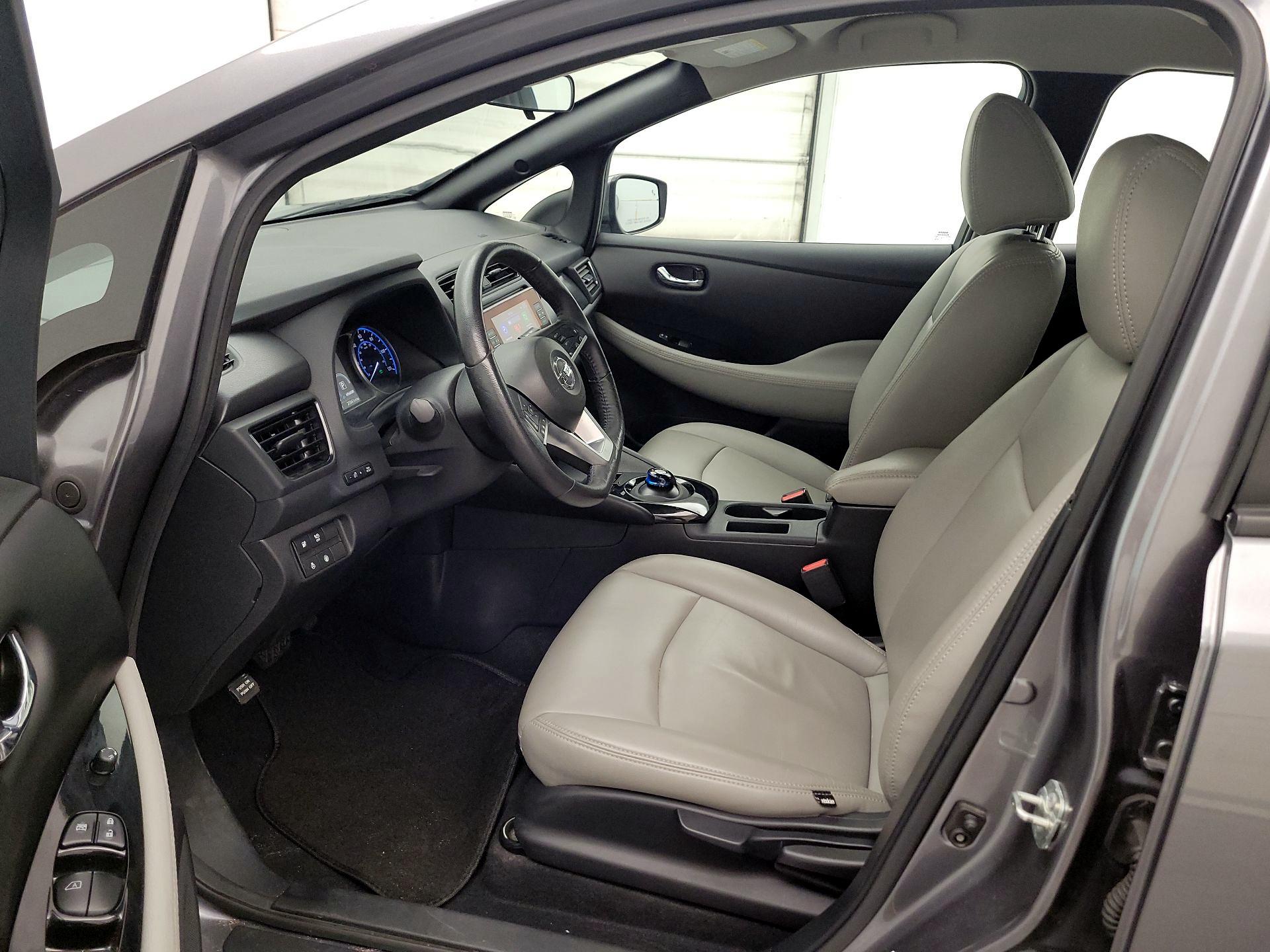 Thumbnail: 2021 Nissan Leaf - 11