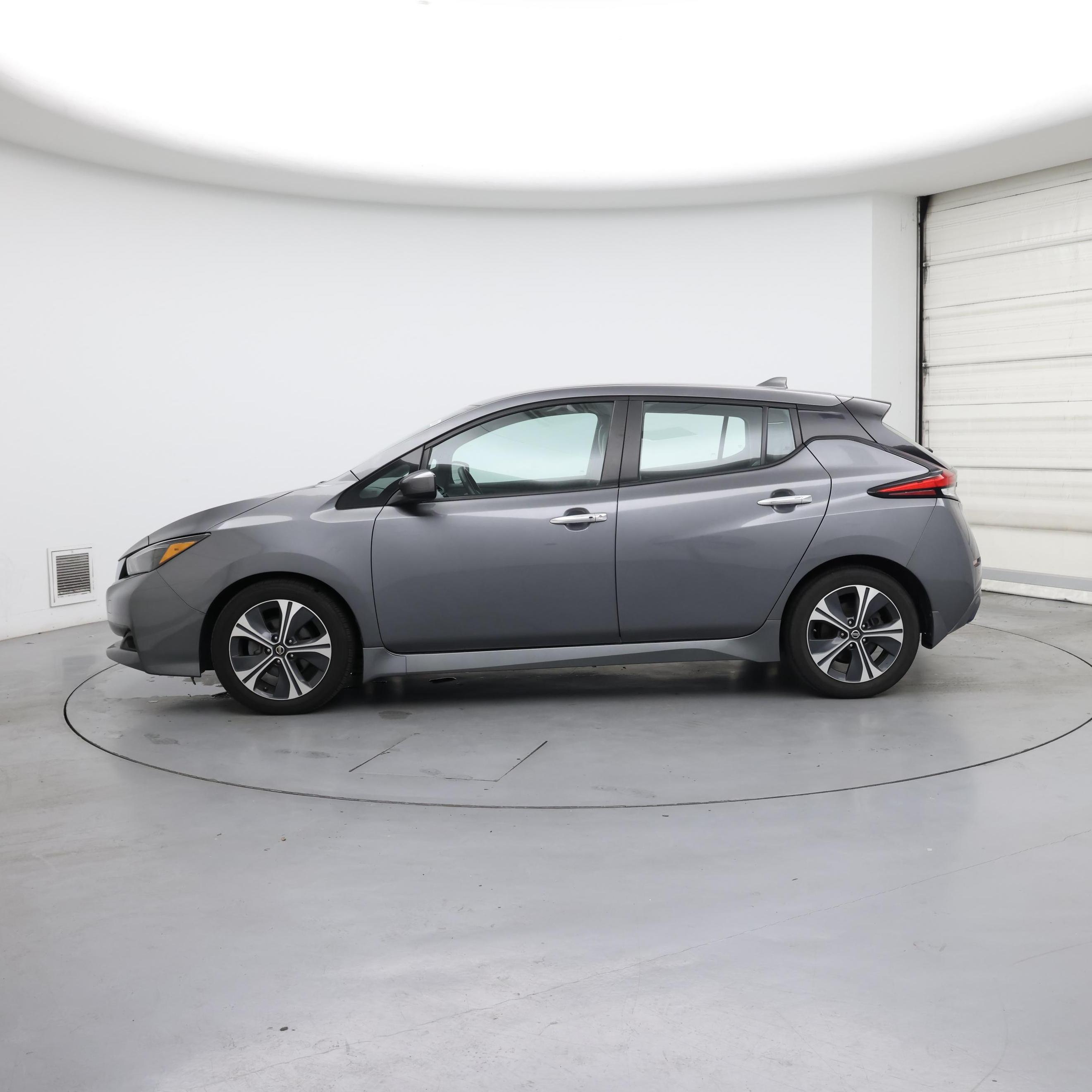 Thumbnail: 2021 Nissan Leaf - 3