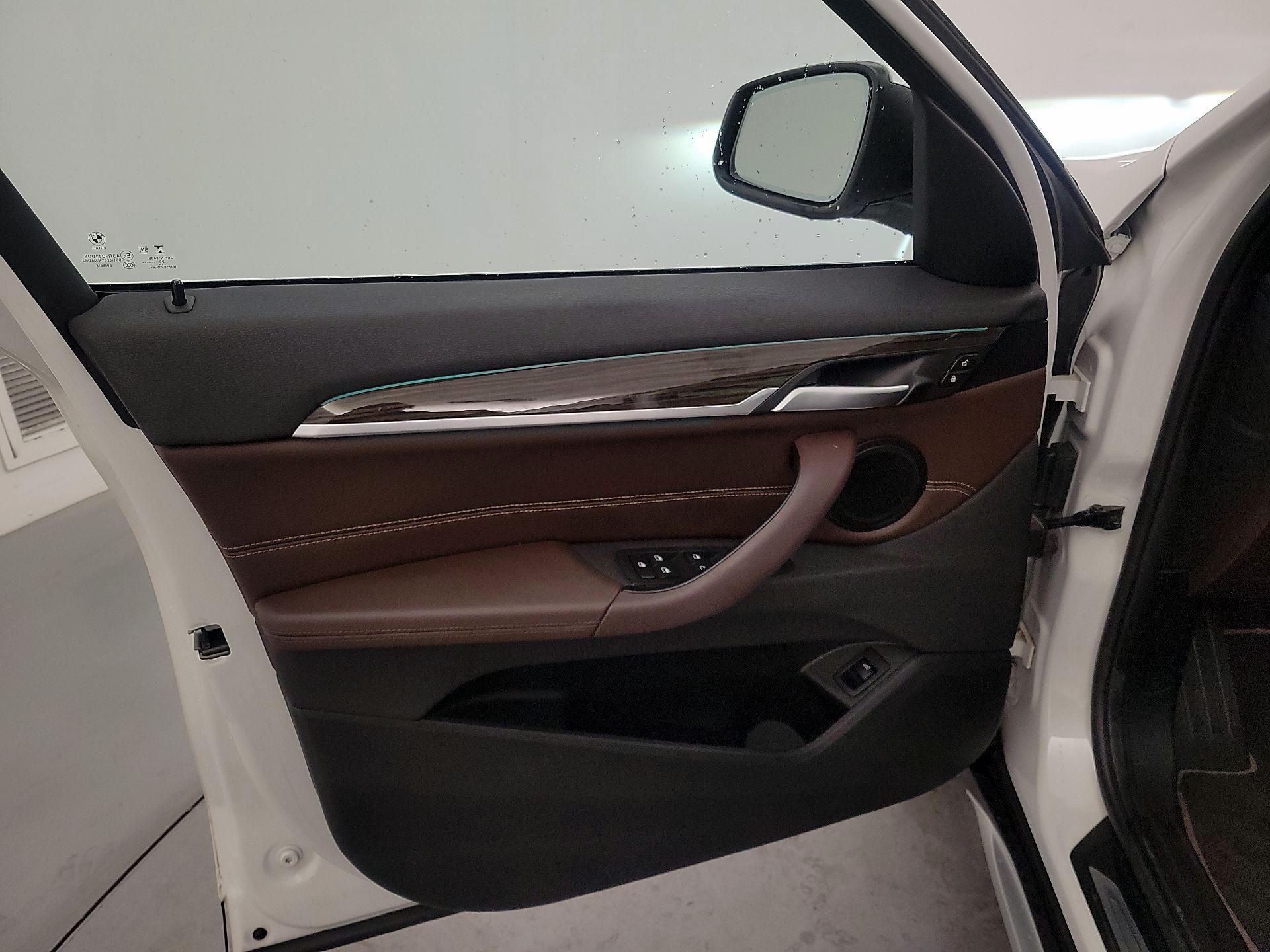 Thumbnail: 2021 BMW X1 - 12