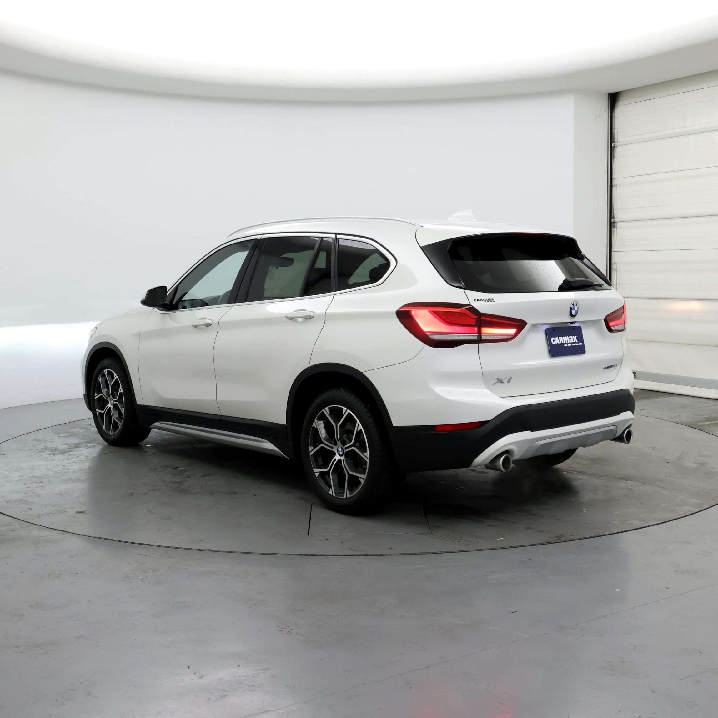 Thumbnail: 2021 BMW X1 - 2