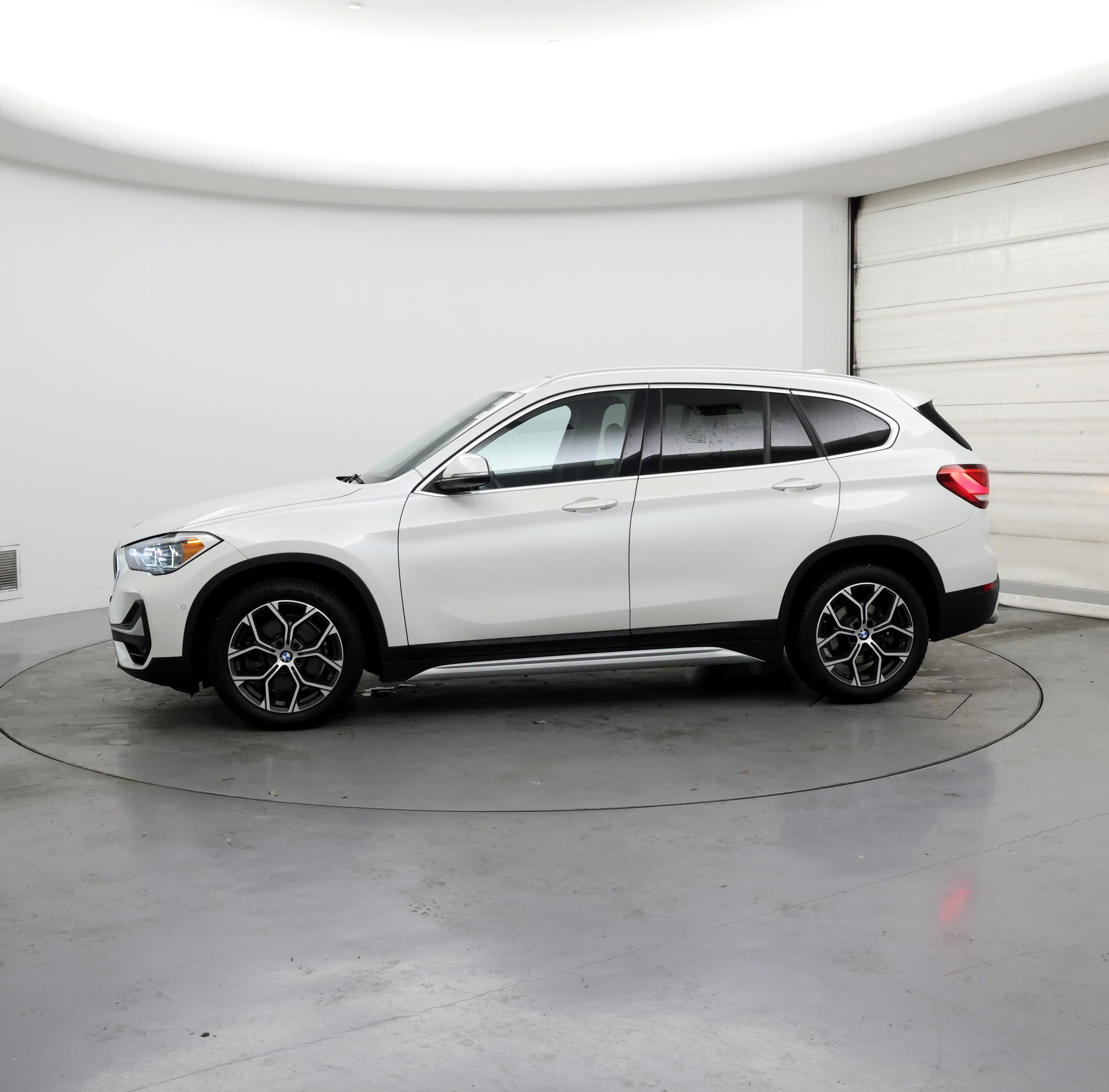 Thumbnail: 2021 BMW X1 - 3