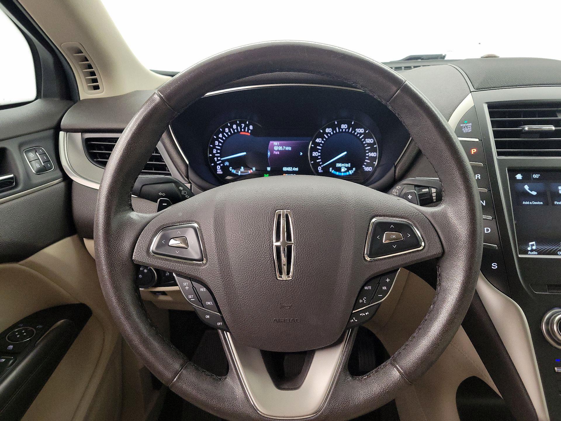 Thumbnail: 2017 Lincoln MKC - 10
