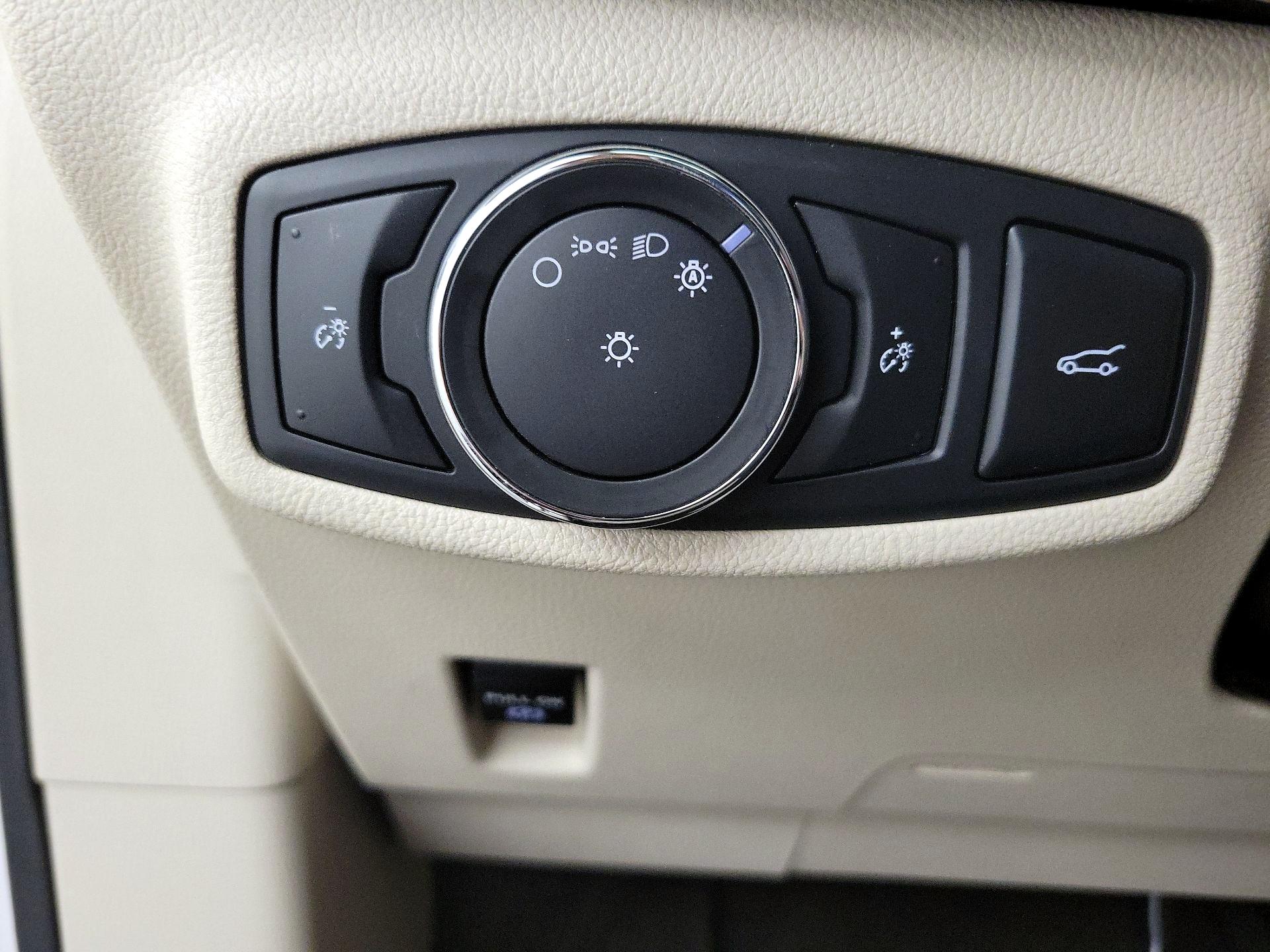 Thumbnail: 2017 Lincoln MKC - 13