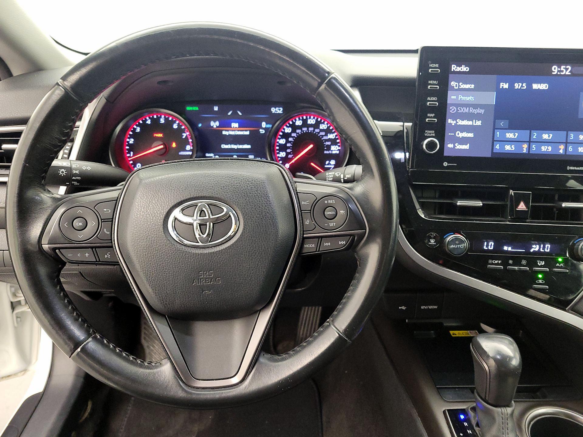 Thumbnail: 2022 Toyota Camry - 10