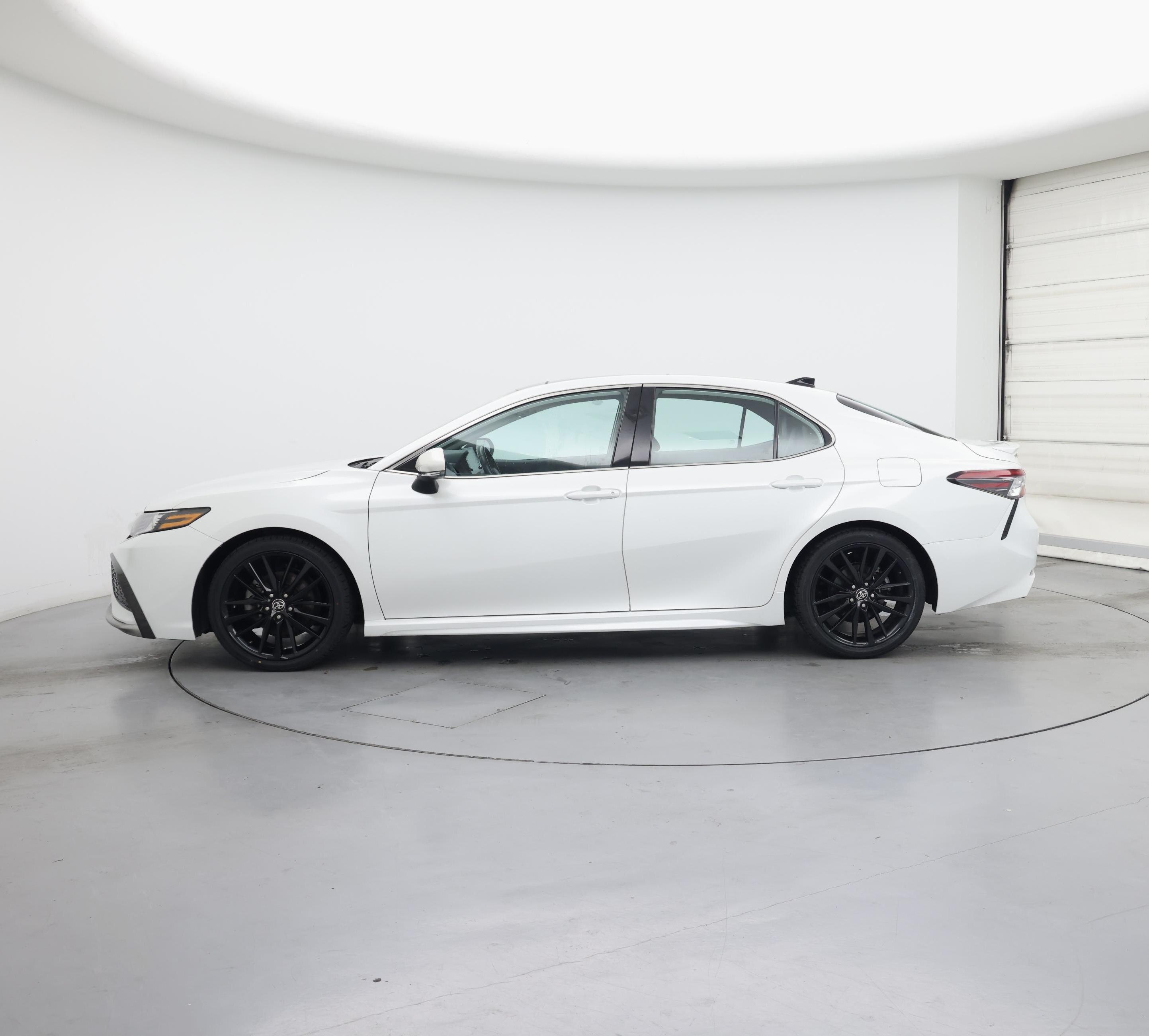 Thumbnail: 2022 Toyota Camry - 3