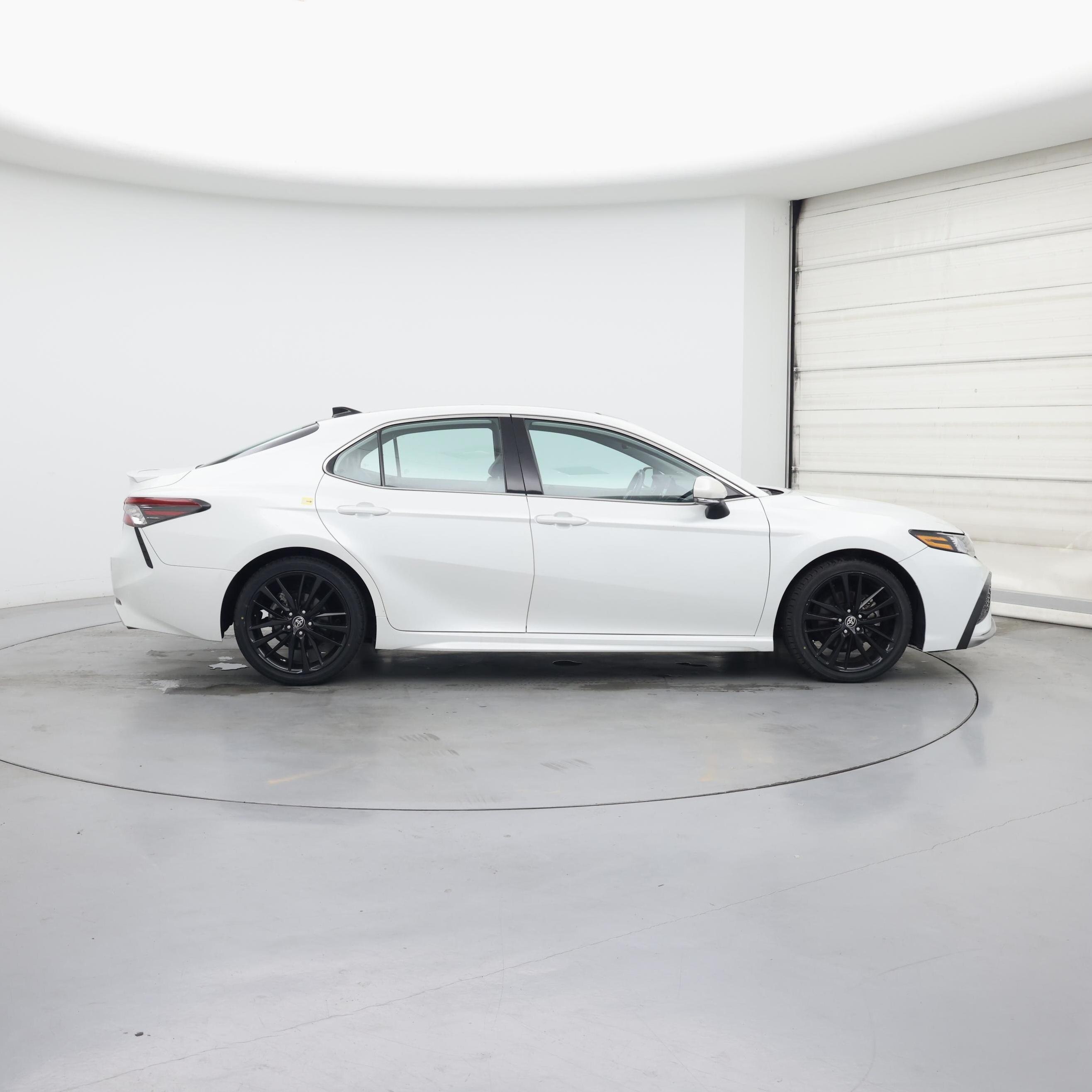 Thumbnail: 2022 Toyota Camry - 7