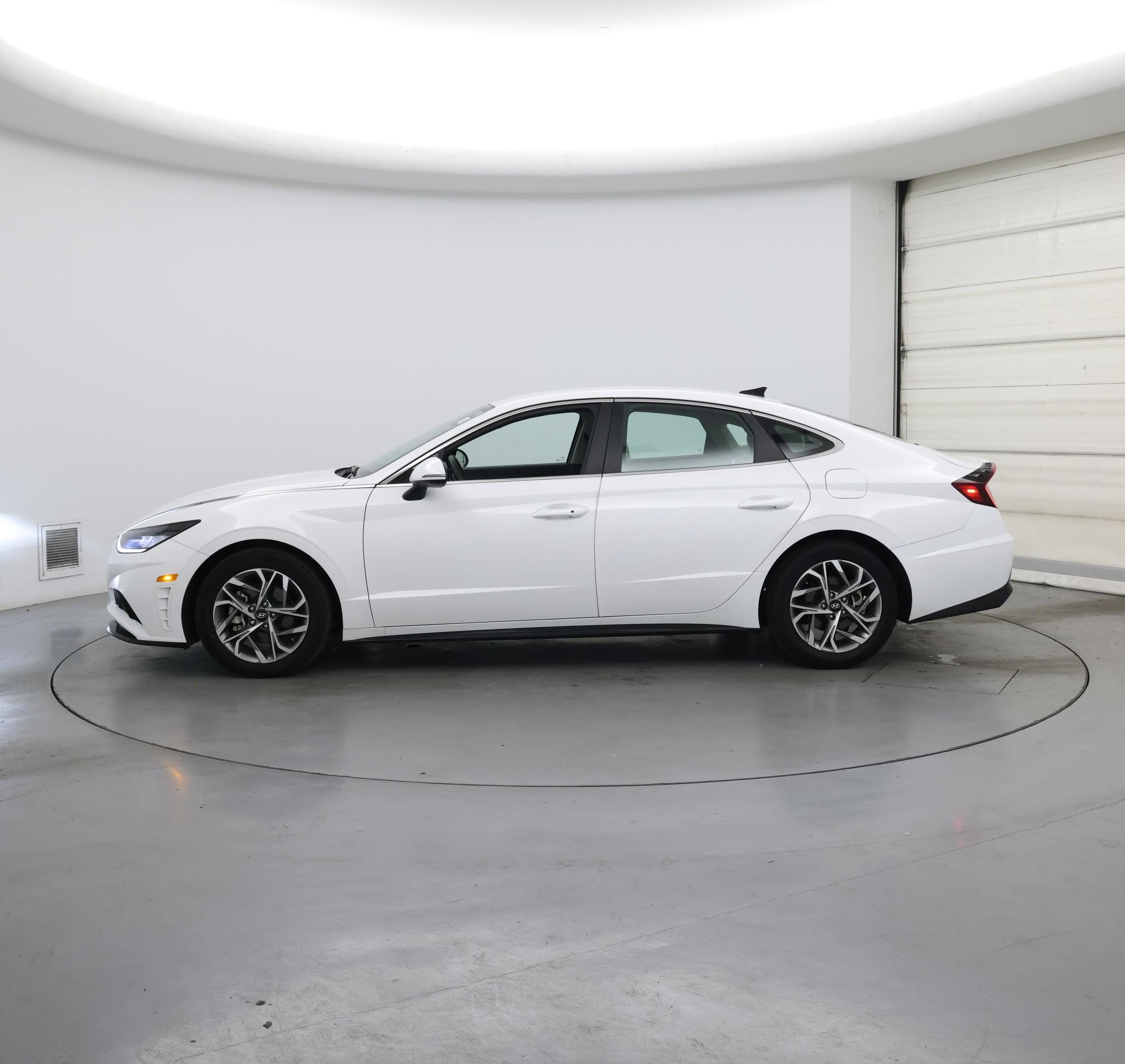 Thumbnail: 2023 Hyundai Sonata - 3